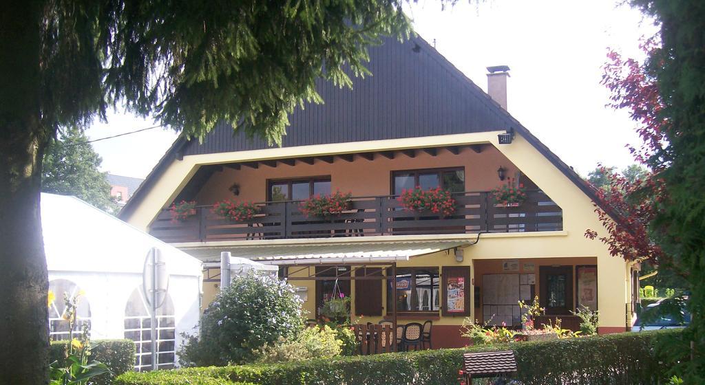 Camping Au Pays De Hanau Hotel Dossenheim-sur-Zinsel Exterior photo